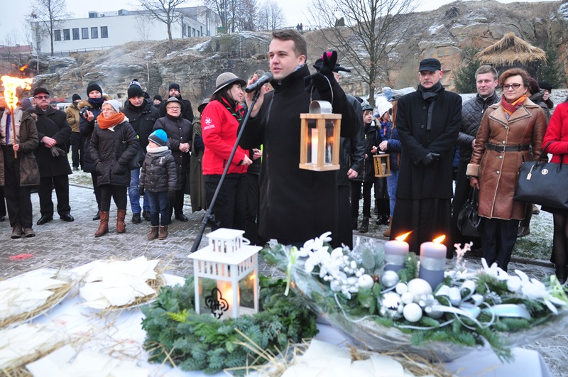 Miejska Wigilia i Betlejemskie Światełko Pokoju images